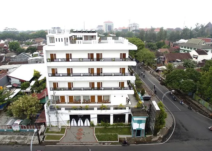 Ratu Homestay Malang